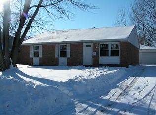 14 S Victoria Ln, Streamwood, IL 60107