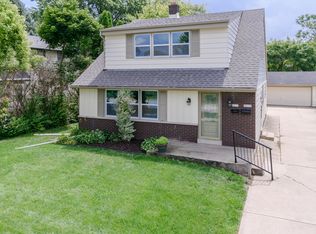 2815 E Carpenter Ave, Cudahy, WI 53110