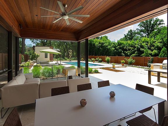 Screen Porch - conveys