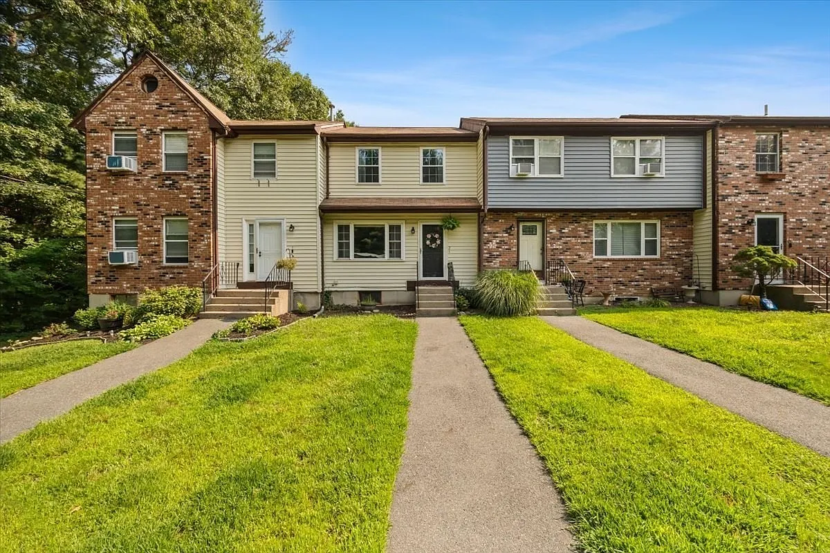 2 bed, 1.5 bath, 1008 sqft, $2,650 — Photo 1