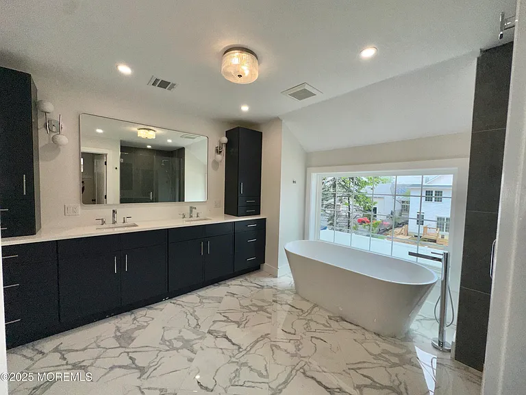 169 Chelsea Ave — Photo 15