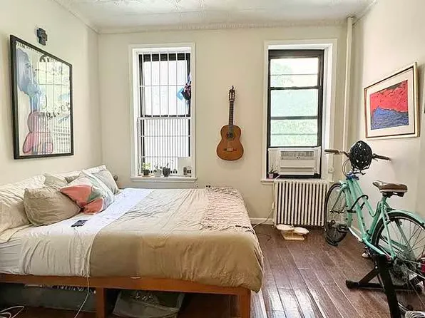 607 E 11th St #20B, New York, NY 10009