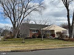 5th image of 1001 Rydal Rd