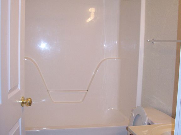 5th image of 1415 Dutch Valley Dr