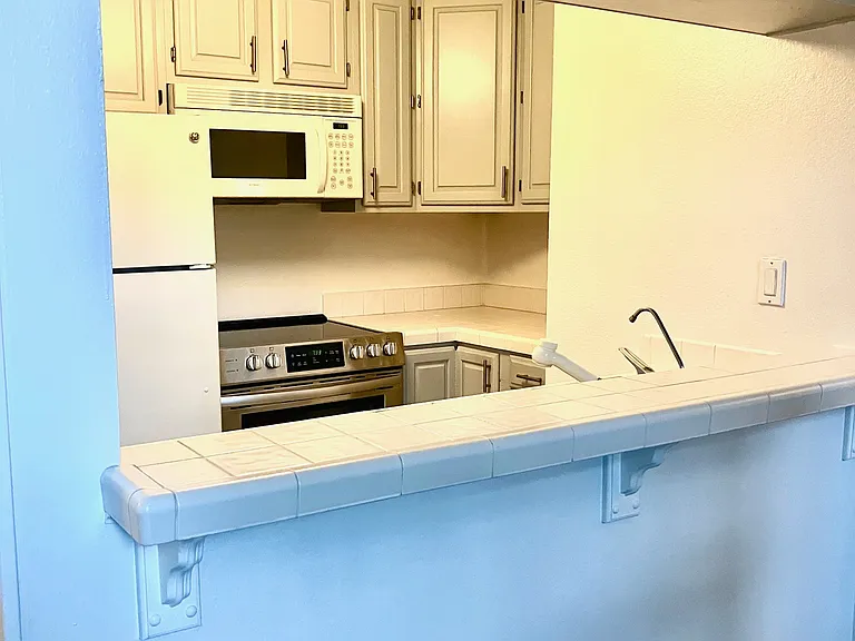 1440 Veteran Ave #327 — Photo 4