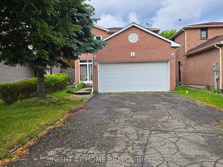 5 Constellation Cres — Photo 1