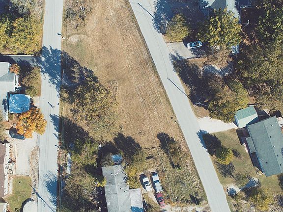 2nd image of 1031 Showplace Gtwy