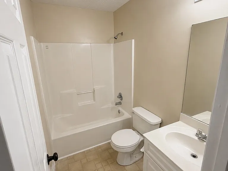 220 Hayden Ave — Photo 9