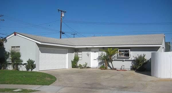 2 car garage, lots of driveway parking