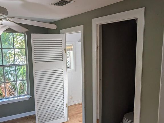 5th image of 285 Marlin St