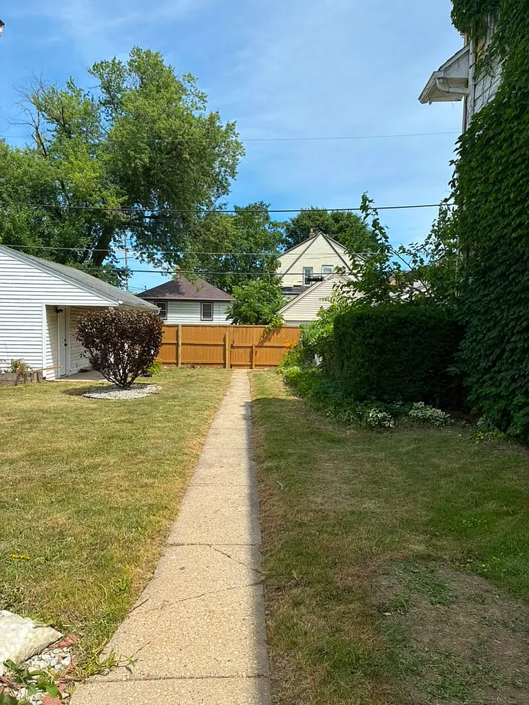 3 bed, 920 sqft, $1,500 — Photo 4