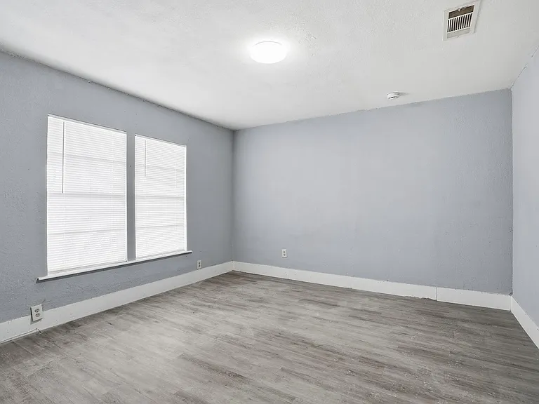 1412 Chase Ave — Photo 13