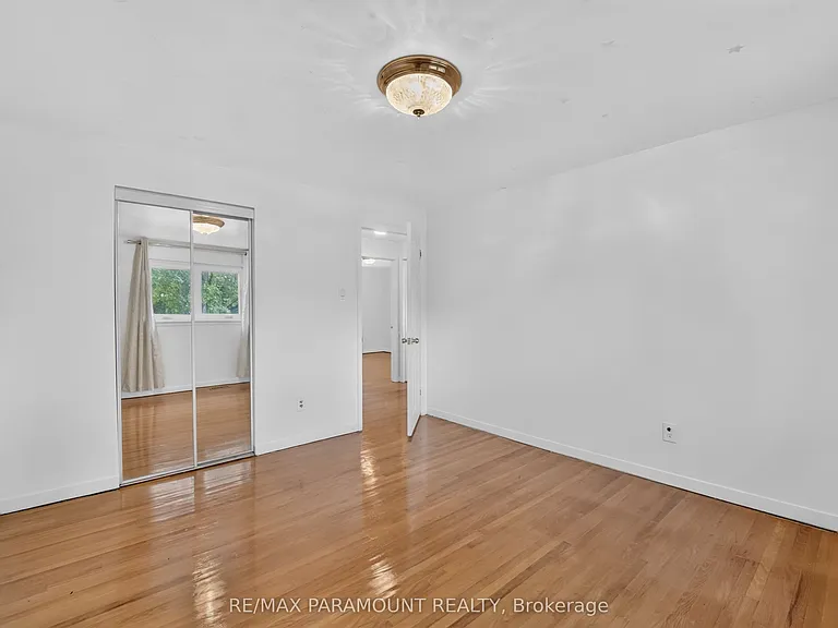 47 Cloverdale Dr — Photo 22