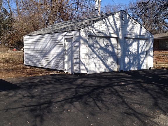 5th image of 4020 Geraldine Ave