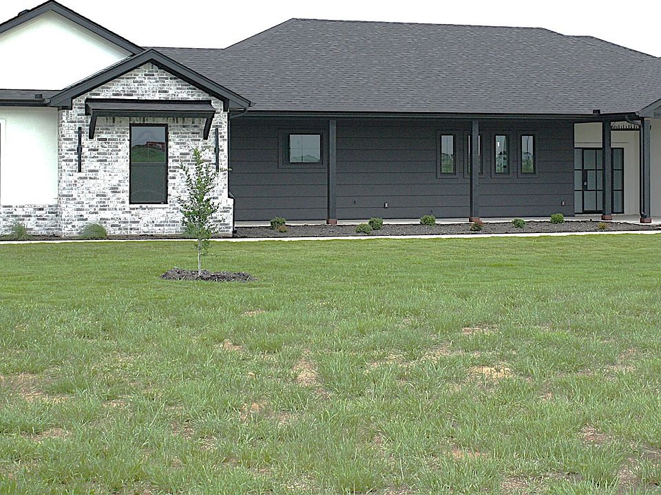 1st image of 611 Willow Moon Ranch Rd