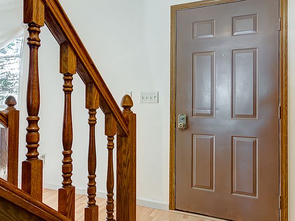 3rd image of 660 Indian Summer Dr
