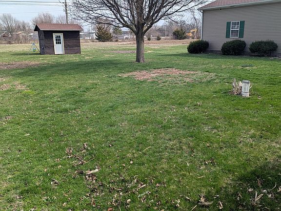 4th image of 5290 Lake Dr