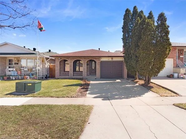 45 Juniper Dr, Hamilton, ON L8E 4C7