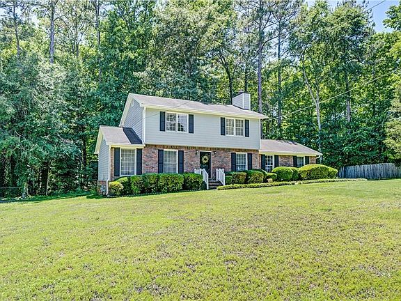 3rd image of 5201 Beechwood Forest Dr