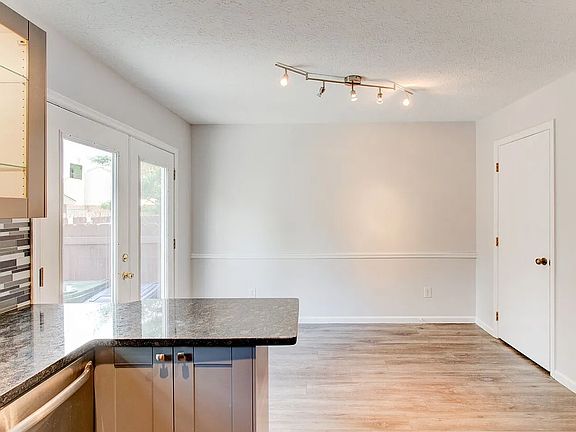 2nd image of 5262 Meadowknoll Ln