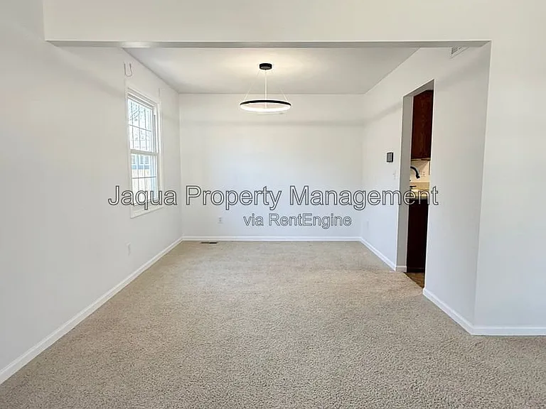 2383 Quincy Ave — Photo 6