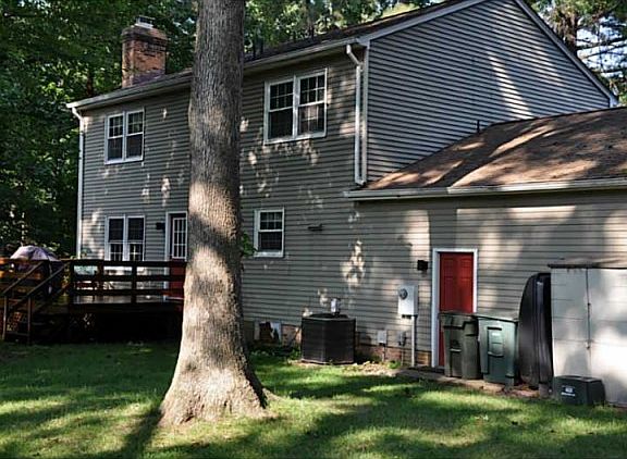 5th image of 208 Lakewood Cir