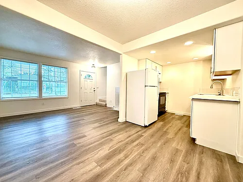 6130-6132 SE 128th Ave Photo 1