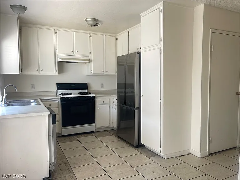 3904 Blackford Pl — Photo 17