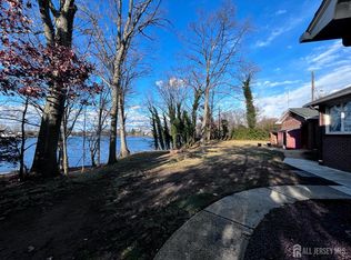 123 McCutcheon Ave, Sayreville, NJ 08872