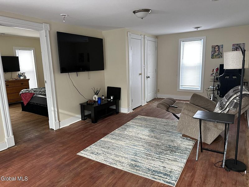 4th image of 6 Alexander Street