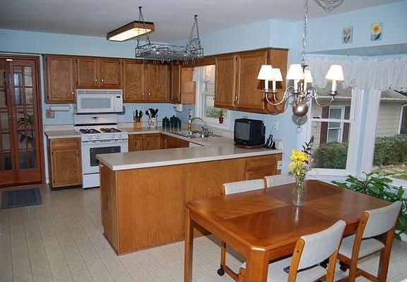 2nd image of 4413 Lumberjack Ln