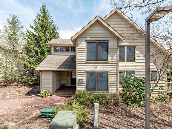 2nd image of 391 Vista Dr