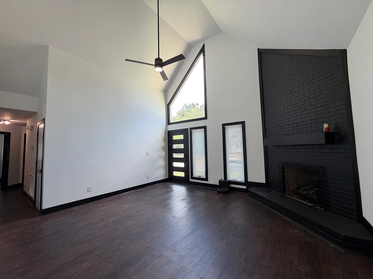 3 bed, 1199 sqft, $2,000 — Photo 4