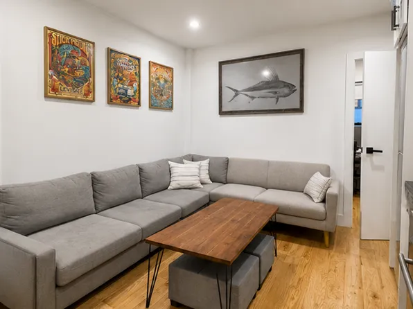 26 Vandam Street image 1 of 8