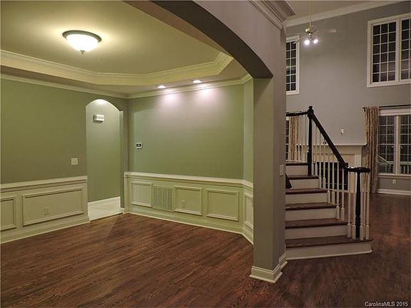 4th image of 6332 Glengarrie Ln