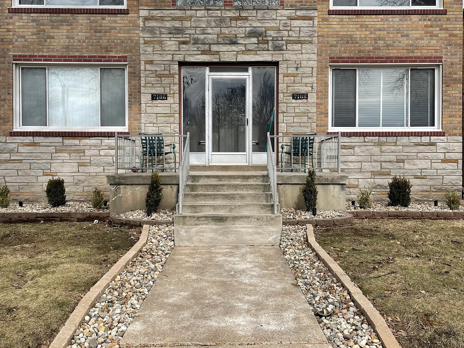 7106 Jamieson Avenue — Photo 2