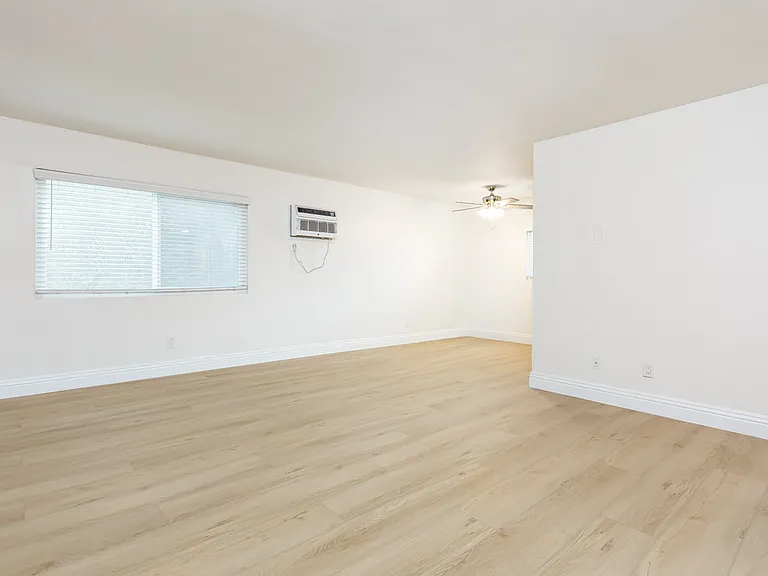4833 Kansas St #105 — Photo 2