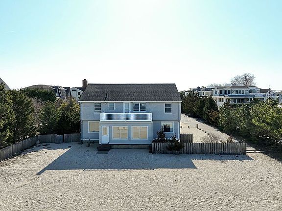 3rd image of 1008G Long Beach Blvd