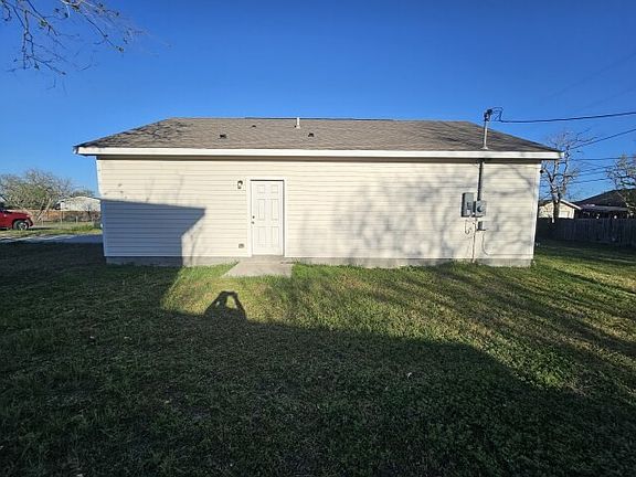 3rd image of 520 E Verbina St