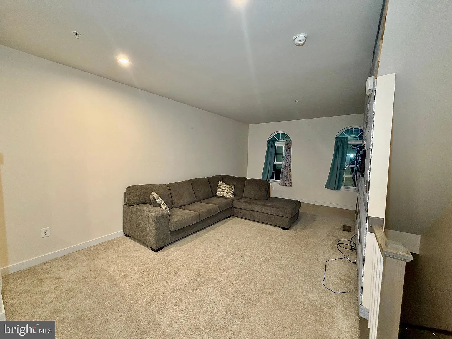 3 bed, 1280 sqft, $3,200 — Photo 4