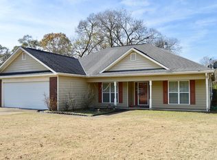 3 Shady Oaks Dr, Fort Mitchell, AL 36856
