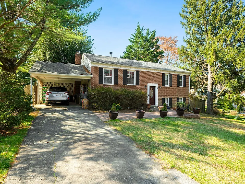 6 Grovepoint Ct