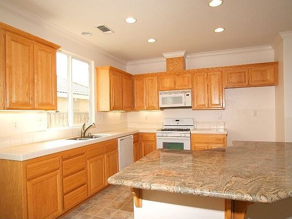 4th image of 4595 Monte Mar Dr