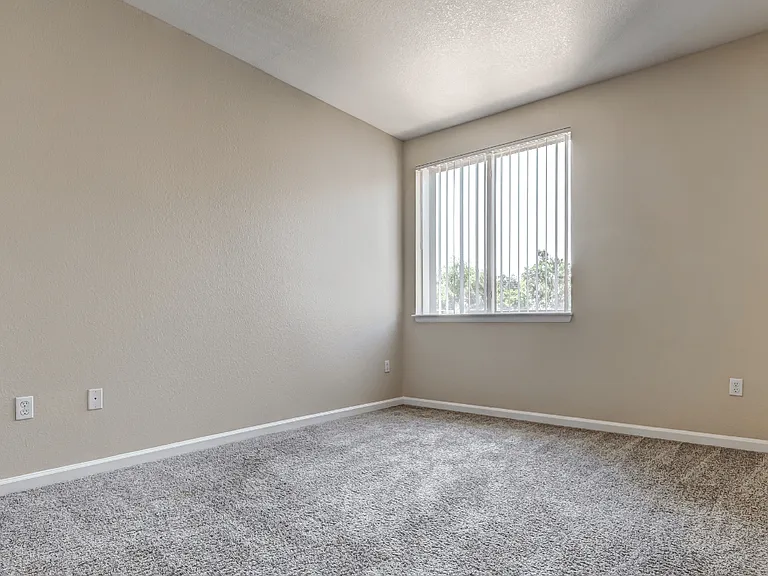 The Berkeley Apartments — Photo 17