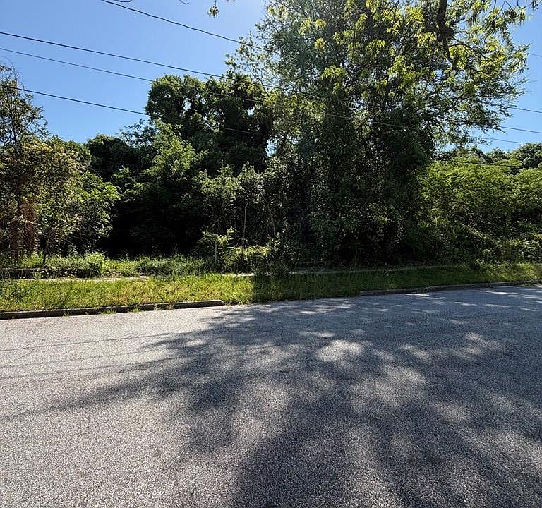 2nd image of 2320 6th Ave