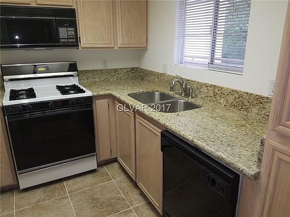 3rd image of 1901 Villa Palms Ct Unit 202