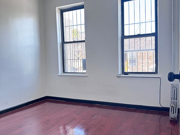 3rd image of 8518 Jamaica Ave