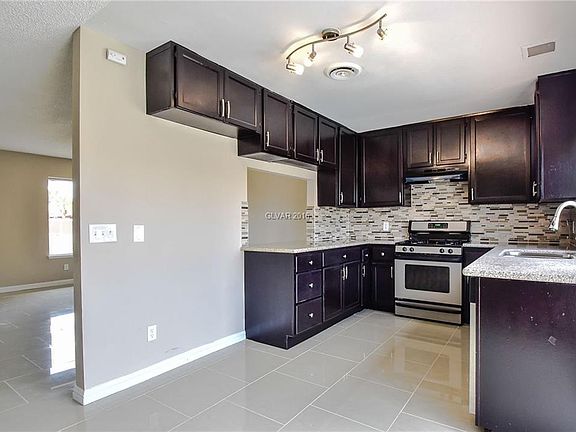4th image of 2302 McCoig Ave