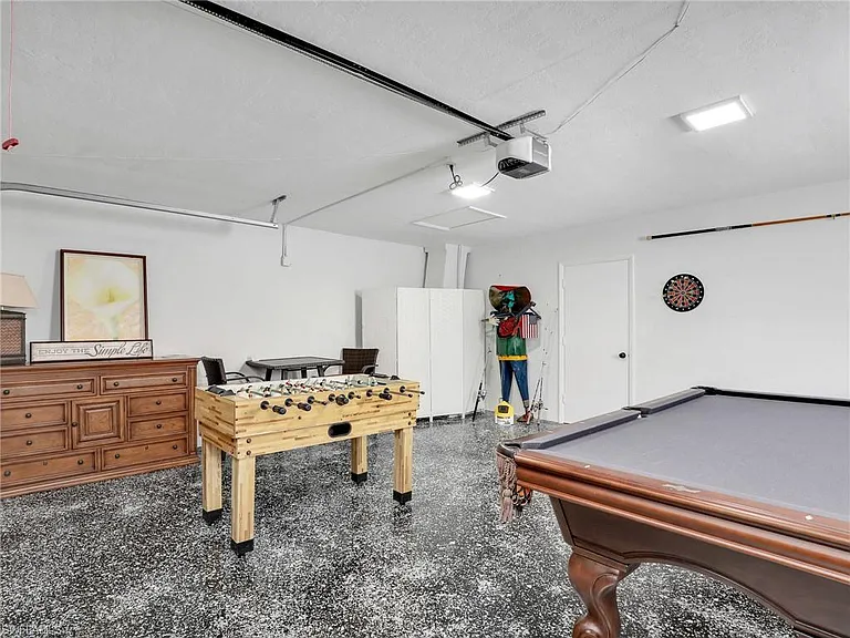 955 Iris Ct — Photo 21