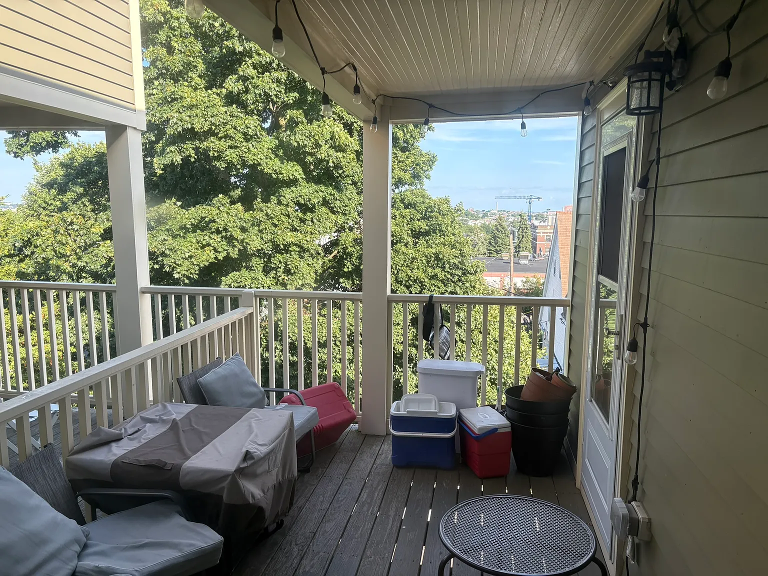 3 bed, 1361 sqft, $4,100 — Photo 1